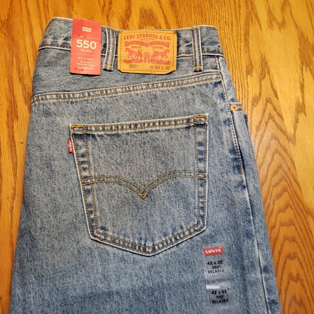 Levi's 550 Relaxed Fit Jeans W42 L32 NWT